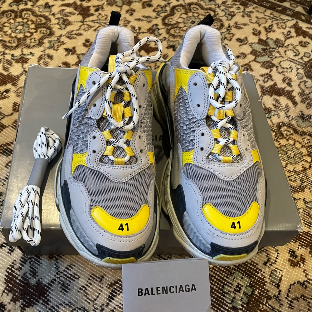 Size 41 Balenciaga Triple S logo sneakers in yellow/grey